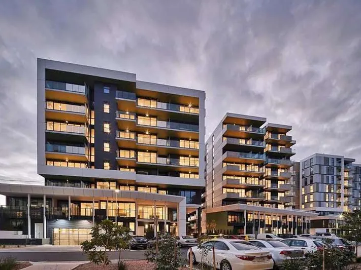 1BR Luxury Apartment with City views!