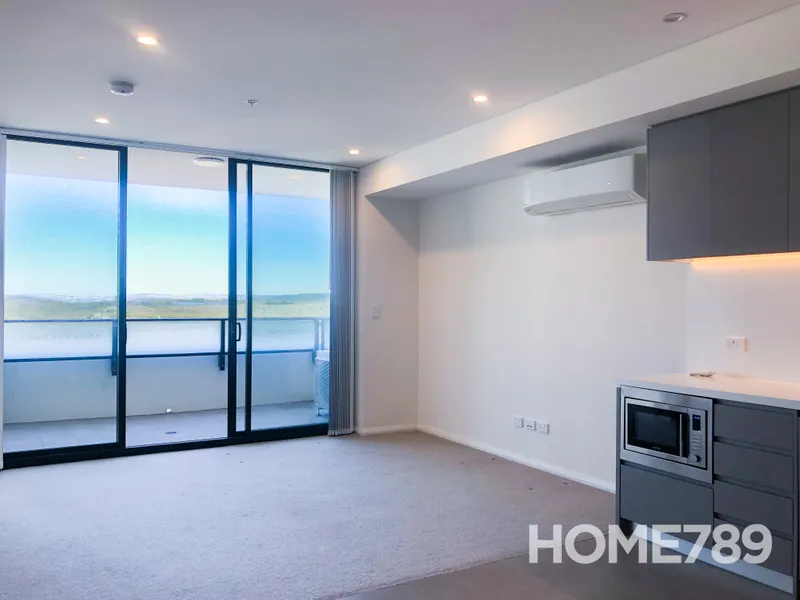 LUXURIOUS 1 BEDROOM PLUS STUDY APARTMENT AVAILABLE!