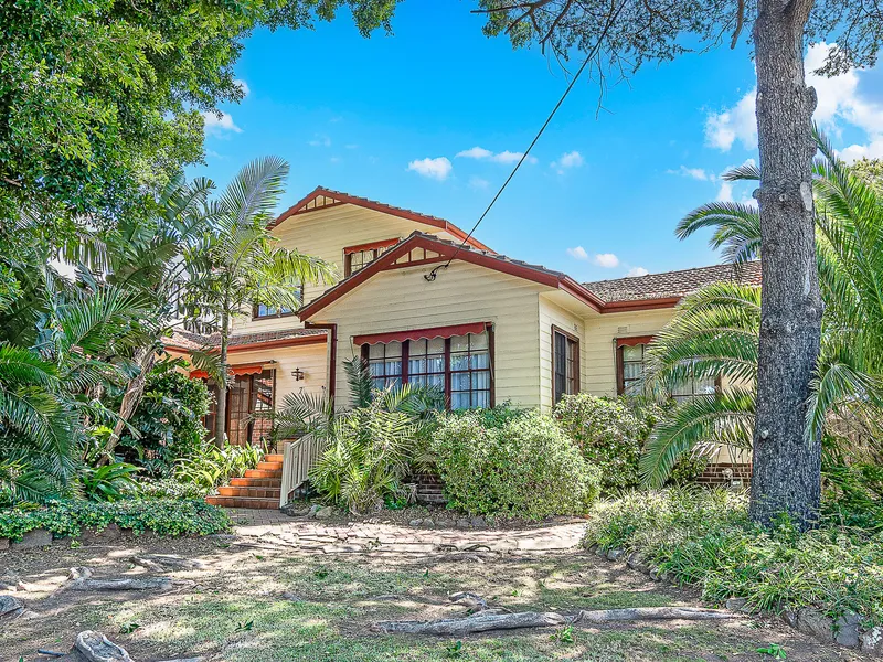 ‘Family Home in Quiet Location’