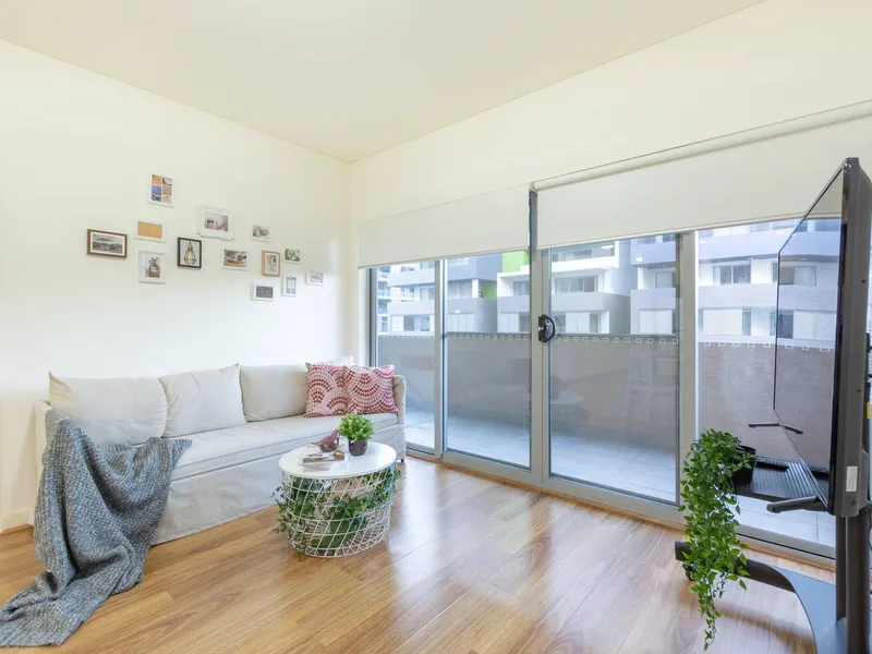 Furnished | Timber Flooring| Ultra-Convenience