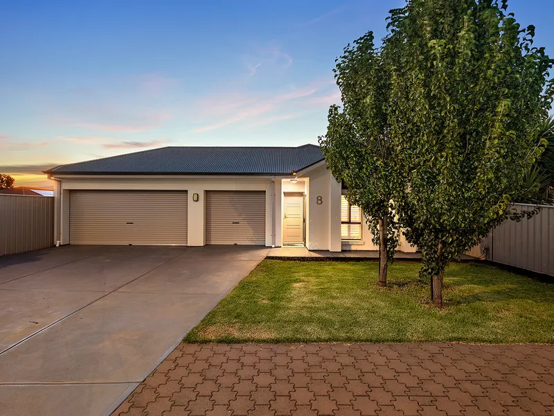YOUR OWN PIECE OF PARADISE IN PARAFIELD GARDENS!