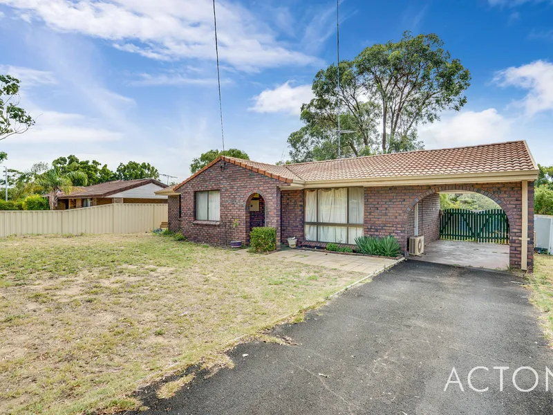 Listen to sound of the ocean with the park across the road.