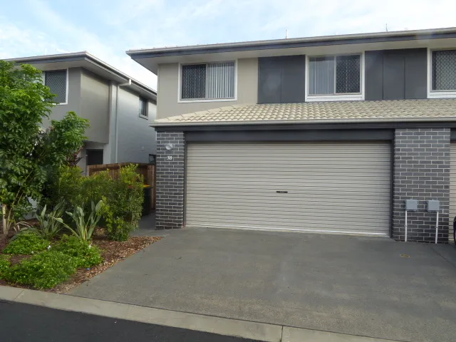 BRAND NEW MODERN TOWN HOUSES AVAILABLE 13/11/2021