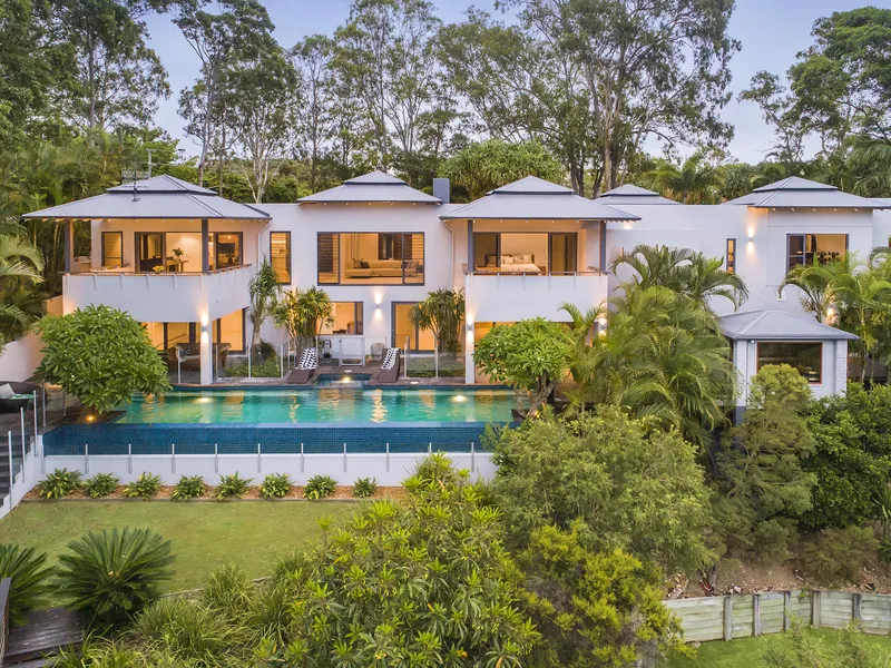 ICONIC MASTERPIECE IN EXCLUSIVE POSITION WITH VIEWS ACROSS THE CORAL COAST.