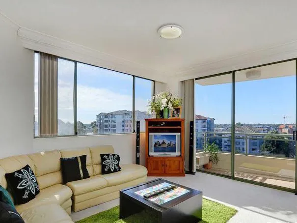 North facing apartment in the heart of Hornsby