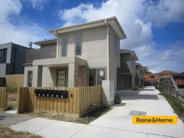 BEST LOCATION BRANDNEW TOWNHOUSE