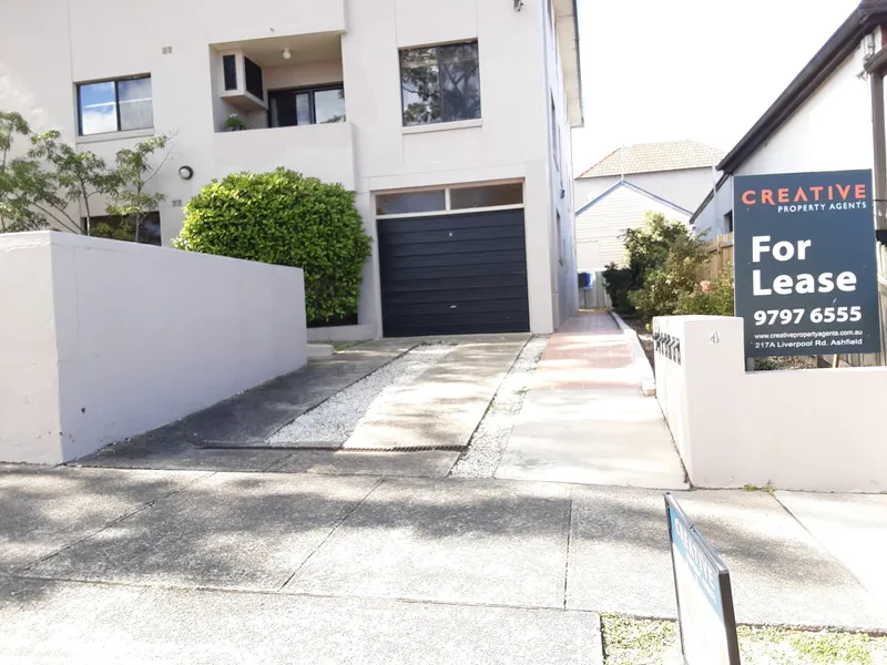 Modern One Bedroom Unit in Security Building