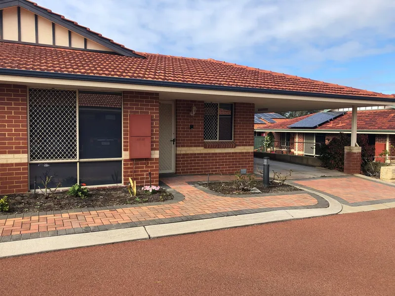 Privacy plus! Spacious villa with attached parking