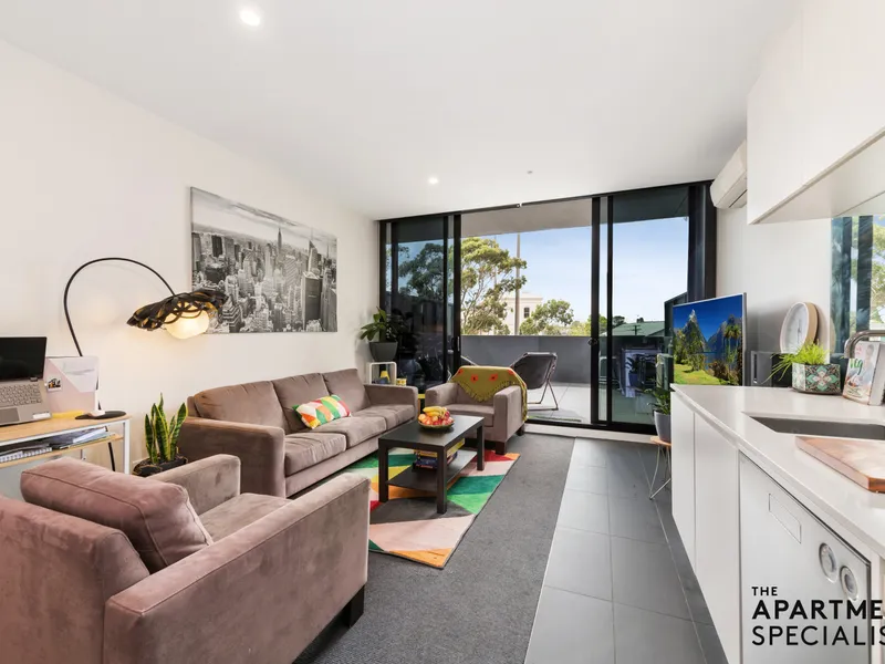 ULTIMATE LOCATION WITH VIBRANT BEACH LIFESTYLE