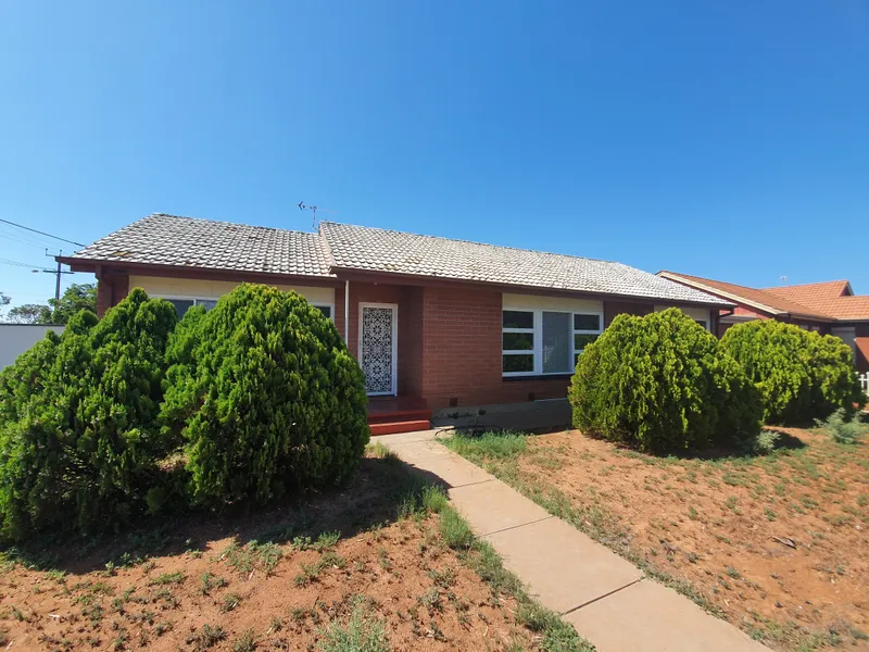 FAMILY HOME, CONVENIENT LOCATION