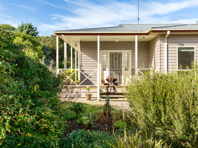 Charming Weatherboard Home with Impeccable Landscaping - 4,155m2