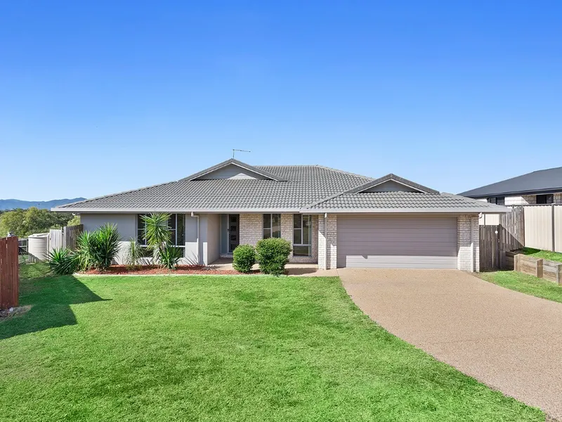 Modern & Spacious Family Favourite!