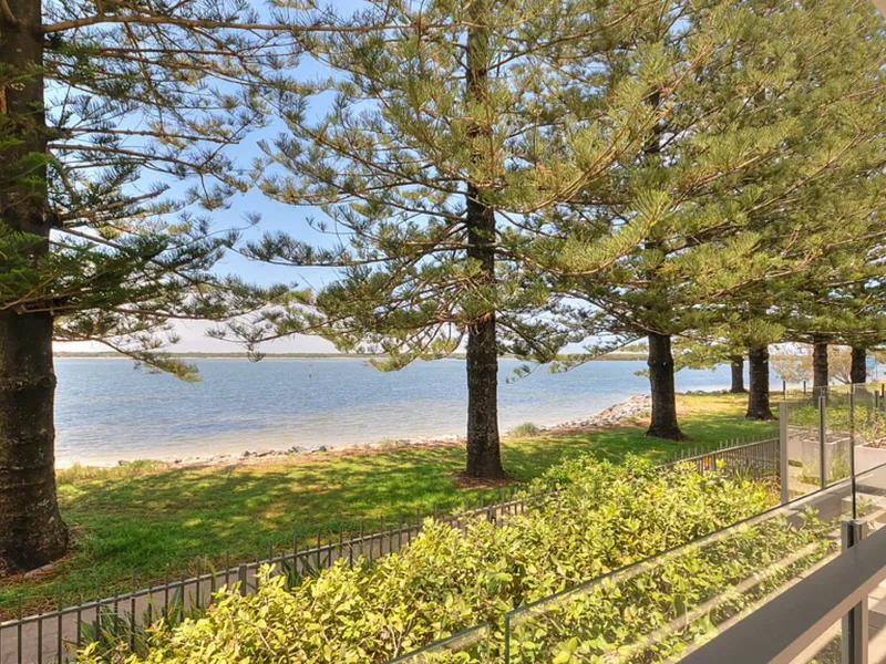 Stunning Views on the Waterfront