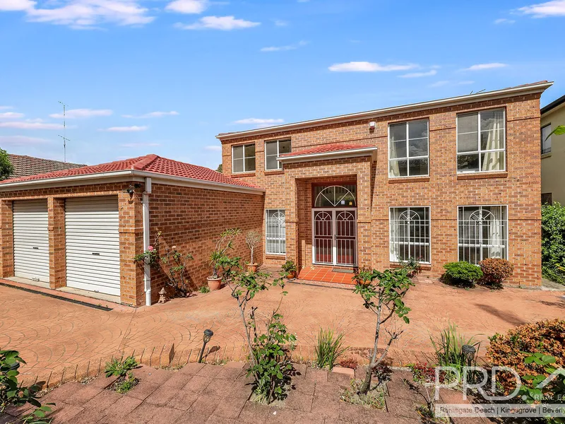 NORTH FACING, GRAND SCALE TWO STOREY FAMILY HOME (APPROX 680SQM WITH 17M FRONTAGE CLEAR BLOCK)
