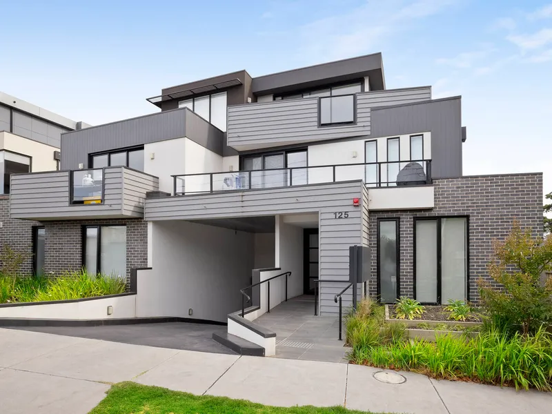 Boutique Block in Prized Locale