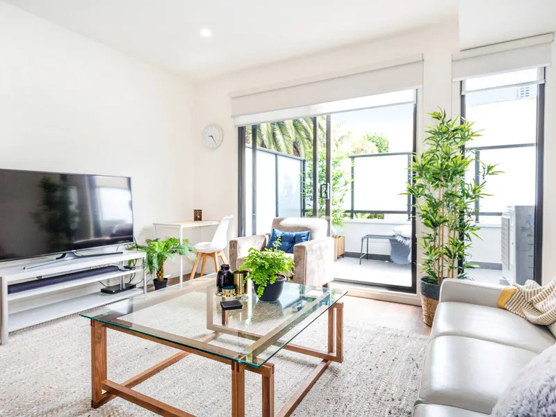 Boutique living between the bay and the strip