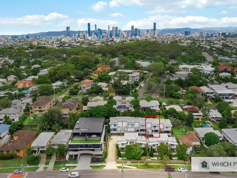 Massive low maintenance family townhome