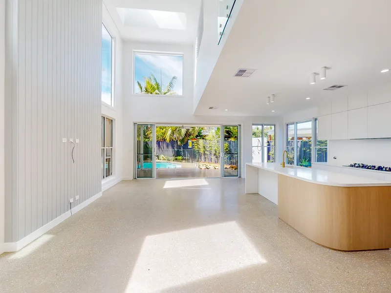 Luxury Buddina Living With Two Ensuited Bedrooms