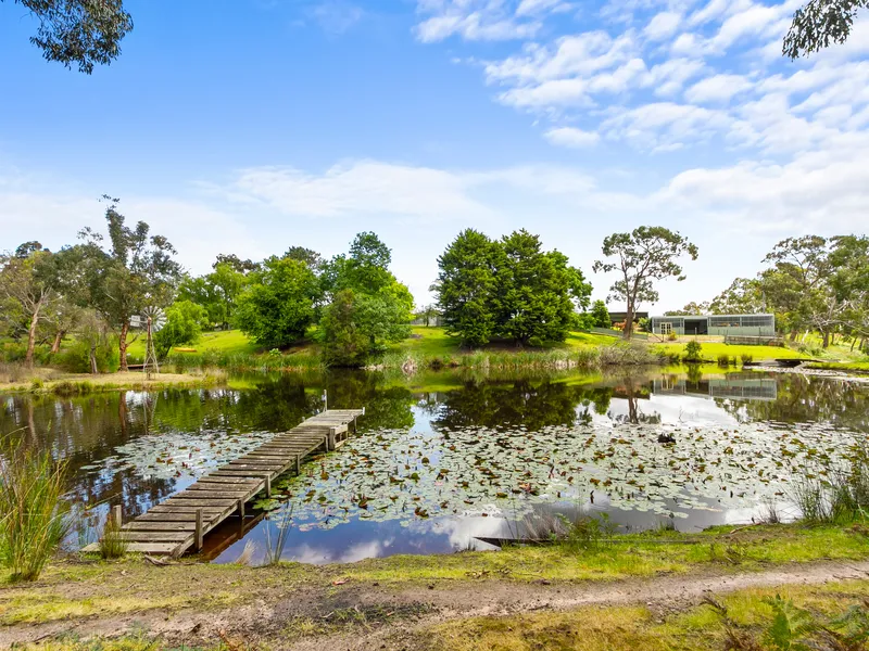 Outstanding Residence On Morwell Town Fringe