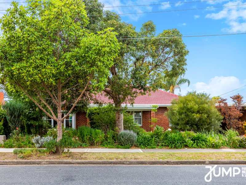 Loads Of Potential, Renovate Or Extend This Solid Brick Beauty On A Huge 836SQM