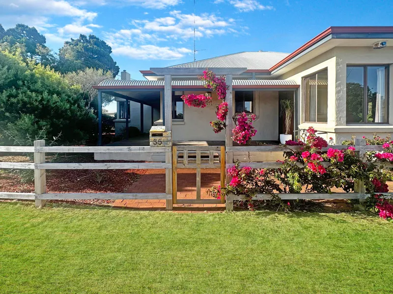 Furnished Sought-after Cozy Home