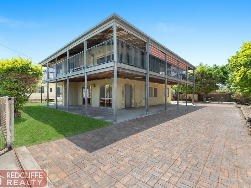 Huge Water Front Living 