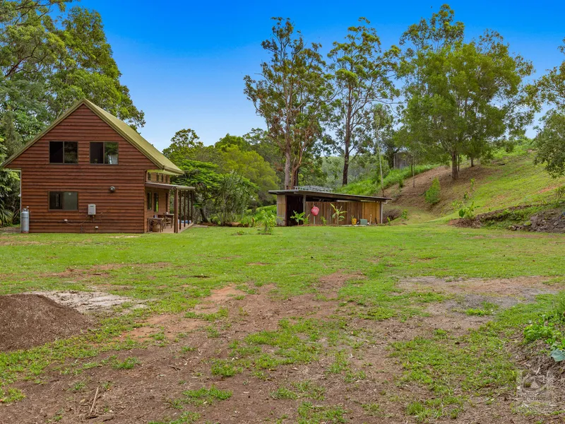 CHARMING COUNTRY SETTING