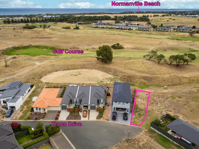 COASTAL LIFESTYLE AWAITS!