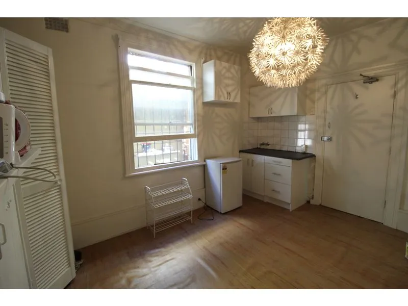 Bachelor Room