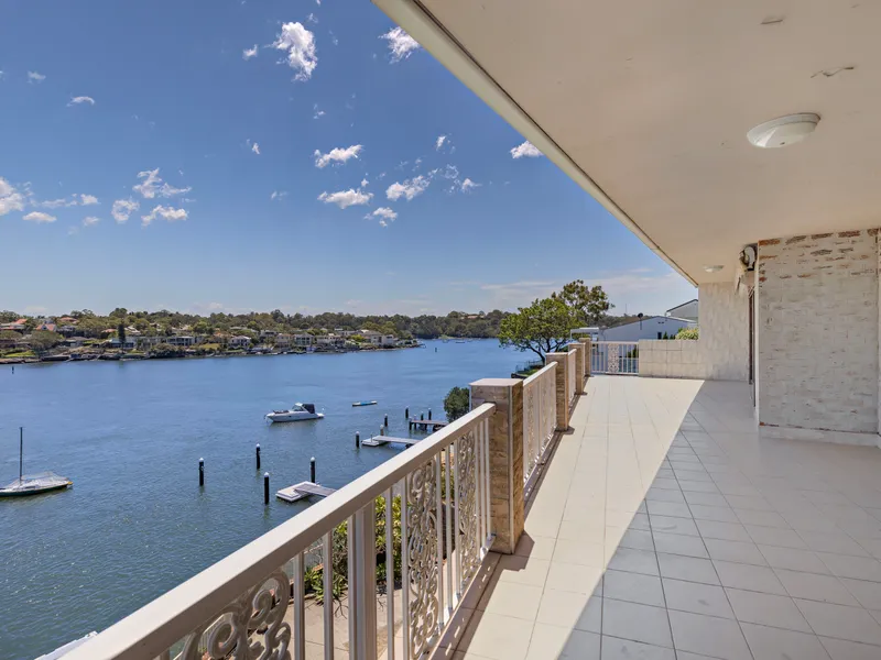 Huge 3 Level Residence with Waterviews Throughout