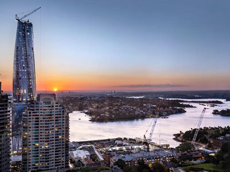 LANDMARK 'QUAY WEST' EXECUTIVE APARTMENT