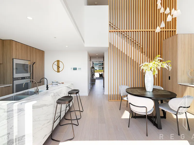 Iconic Luxurious Apartment with city skyline Penthouse