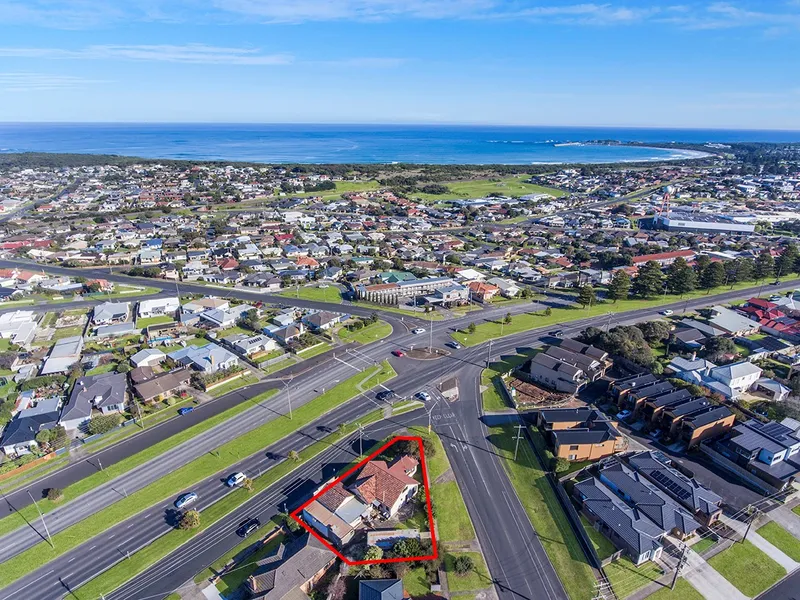 High Exposure Highway Frontage Corner Site