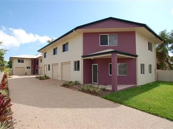 LARGE MODERN 3 BEDROOM TOWNHOUSE IN PIMLICO