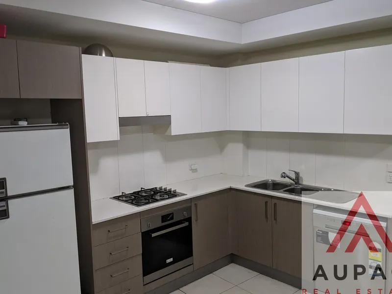 LIVING IN THE HEART OF ASHFIELD! 1 Bedroom APT!