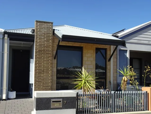 LOCATION! LOCATION! - 2X1 HOME CLOSE TO EVERYTHING