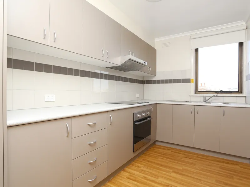 Beautiful Top Floor Apartment