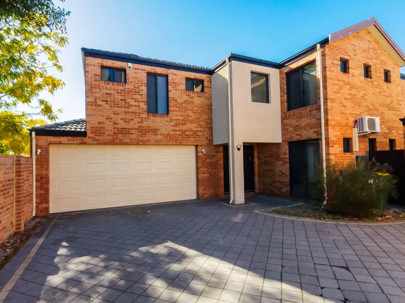 SPACIOUS 2007 BUILT TWO STOREY RESIDIENCES