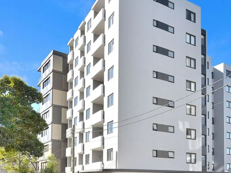Modern 1 Bedroom Plus Study