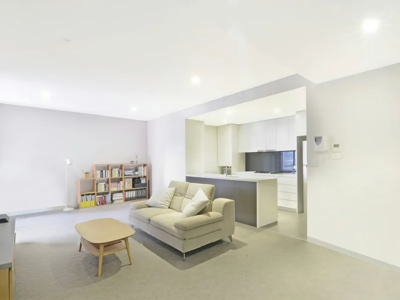 Over-sized North Facing Apartment In The Heart Of Lane Cove
