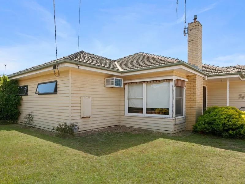 CONVENIENT & AFFORDBLE LIVING OR INVESTMENT!