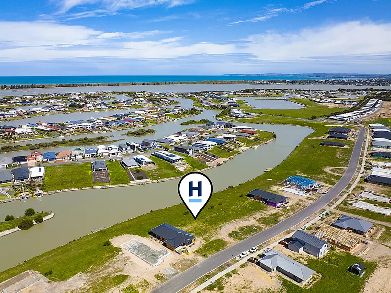 Extra-large Waterfront with Serene Outlook