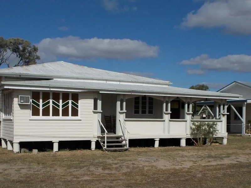 5 Bedroom House- Fully Furnished