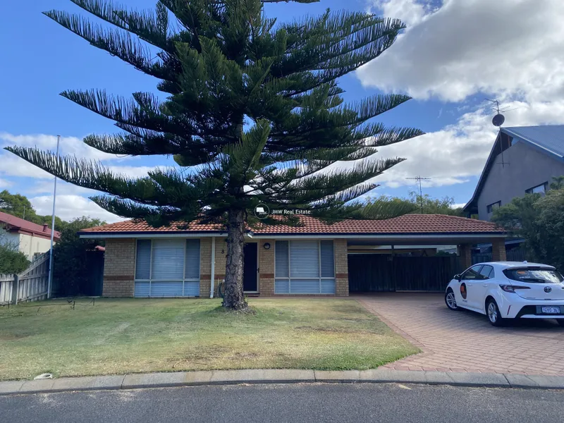 Furnished & Equipped 4 x 2 in Great Location