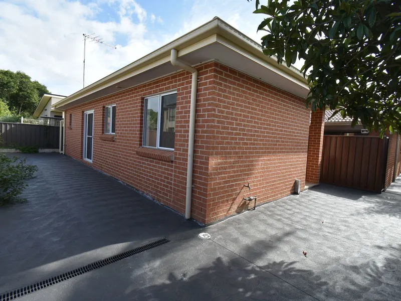 BRAND NEW & COMFORTABLE 2 BEDROOM GRANNY FLAT