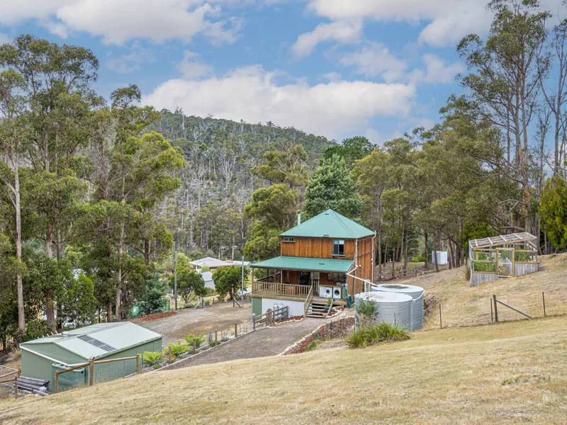 Tranquil Country Retreat on 7.4 Acres