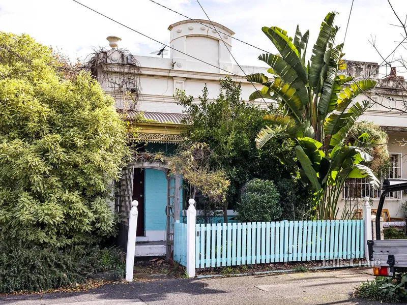 Prized lifestyle position near the Edinburgh Gardens