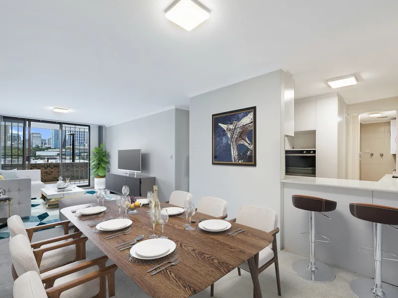 Gorgeous Two Bedroom Home With Direct and Expansive Harbour Views