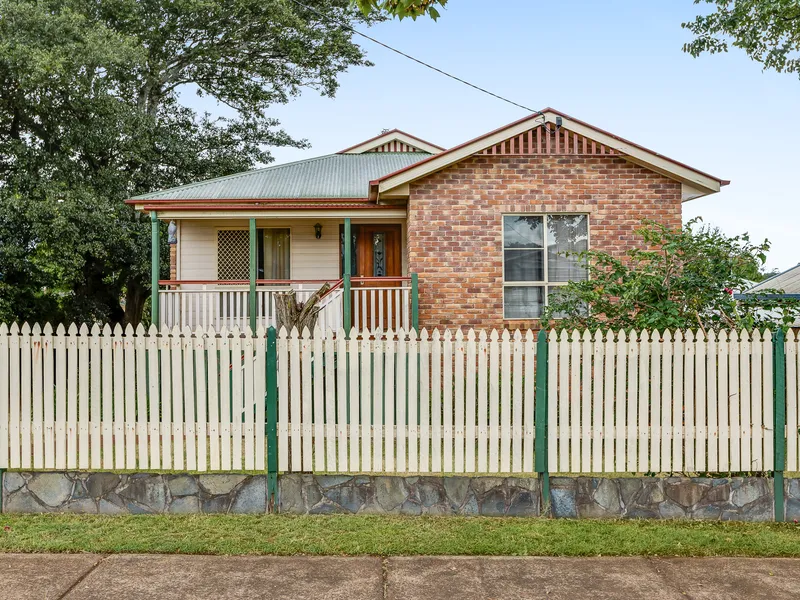 Large Family home in sought after East Toowoomba Location!!