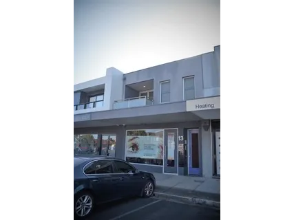 FANTASTIC AND SPACIOUS ONE BEDROOM APARTMENT IN BENTLEIGH EAST!!!!